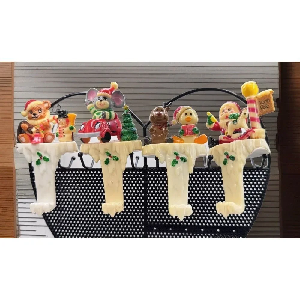 Four Plastic Resin Stocking‎ Hangers Vintage New Designs Inc Christmas Vintage